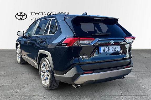 Toyota RAV4 3 of 24