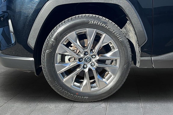 Toyota RAV4 17 of 24