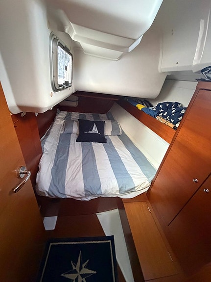 Dufour Grand Large 375 – 2011 | Yanmar 3YM30 | 3 kabiner & bogpropeller 12 of 20