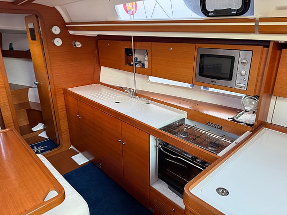 Dufour Grand Large 375 – 2011 | Yanmar 3YM30 | 3 kabiner & bogpropeller 8 of 20