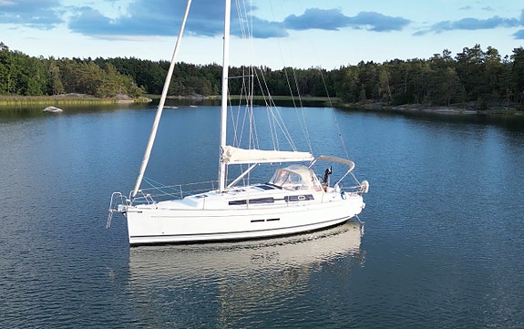 Dufour Grand Large 375 – 2011 | Yanmar 3YM30 | 3 kabiner & bogpropeller 5 of 20