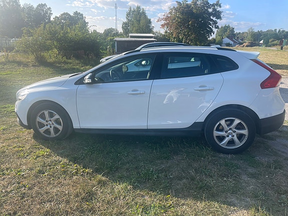 Volvo V40 Cross Country 4 of 11