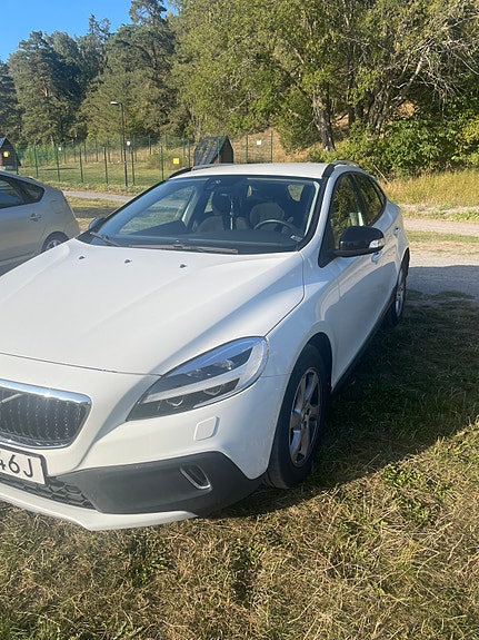 Volvo V40 Cross Country 5 of 11