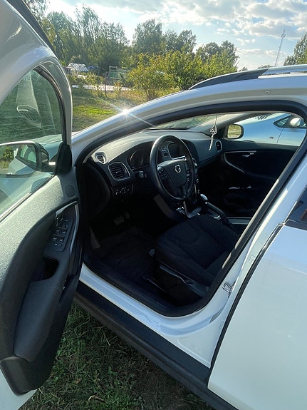 Volvo V40 Cross Country 9 of 11