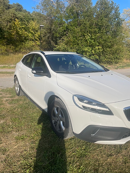 Volvo V40 Cross Country 7 of 11