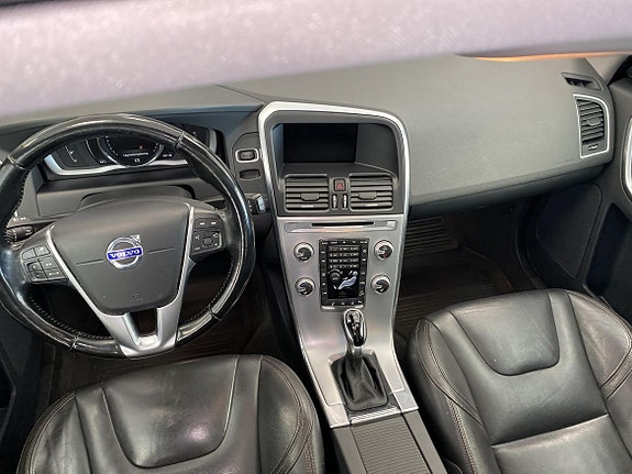 Volvo XC60 8 of 14