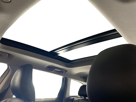 Volvo XC60 11 of 14
