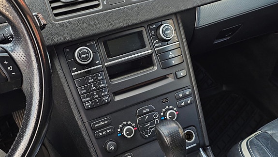 Volvo XC90 13 of 15