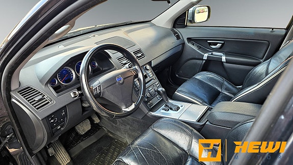 Volvo XC90 7 of 15