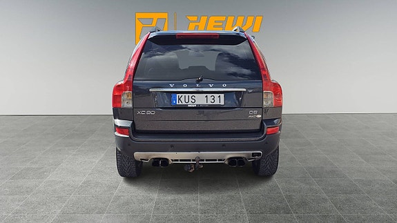 Volvo XC90 3 of 15