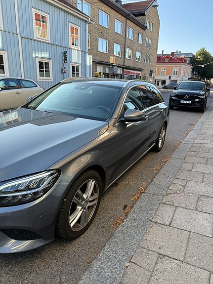 Mercedes-Benz C200 4 of 8