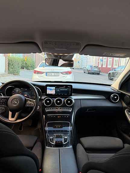 Mercedes-Benz C200 5 of 8