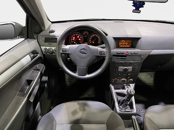 Opel Astra 7 of 8