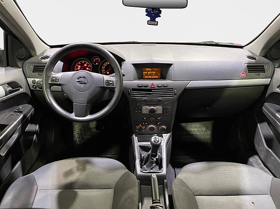 Opel Astra 6 of 8