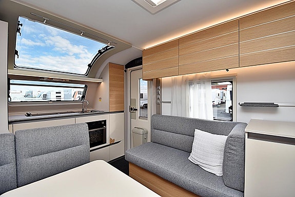 Adria 613 HT Adora, Långbäddar 17 of 27