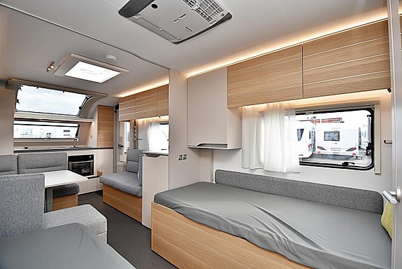 Adria 613 HT Adora, Långbäddar 14 of 27