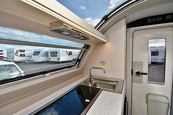 Adria 613 HT Adora, Långbäddar 21 of 27
