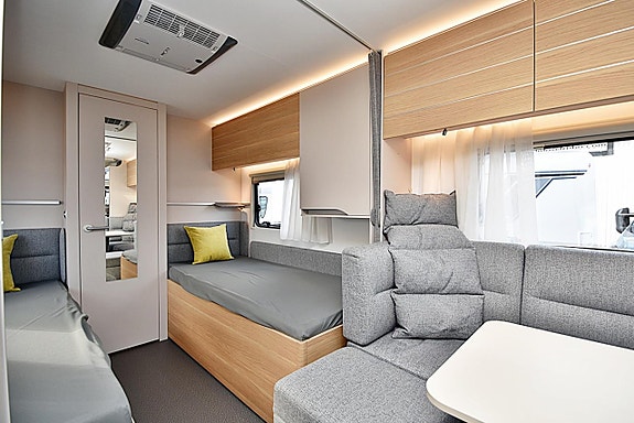 Adria 613 HT Adora, Långbäddar 11 of 27