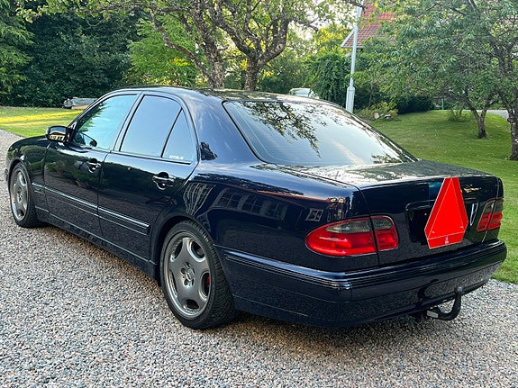 Mercedes-Benz E320 6 of 15
