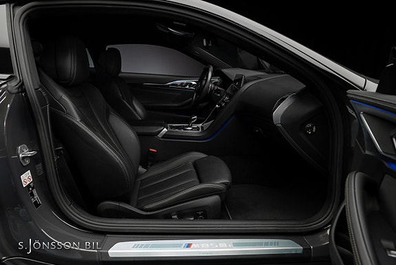 BMW M850i 16 of 20
