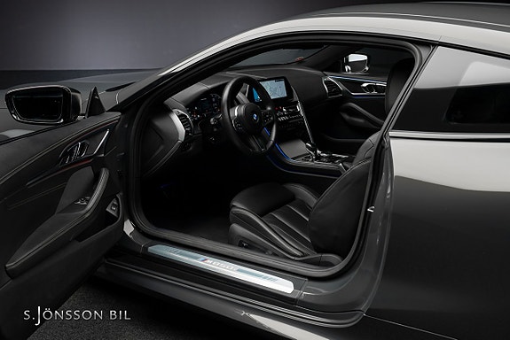 BMW M850i 10 of 20