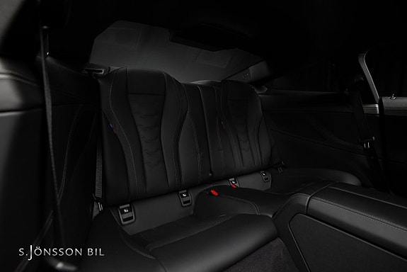 BMW M850i 14 of 20