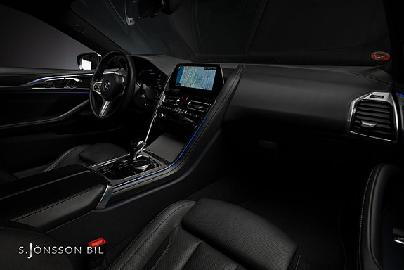 BMW M850i 17 of 20