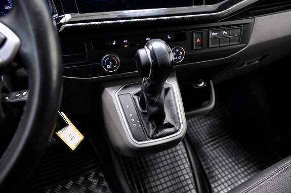 Volkswagen Transporter 13 of 19