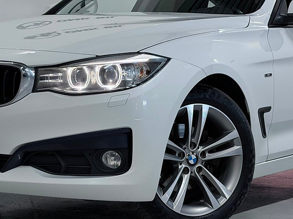 BMW 320d 24 of 25