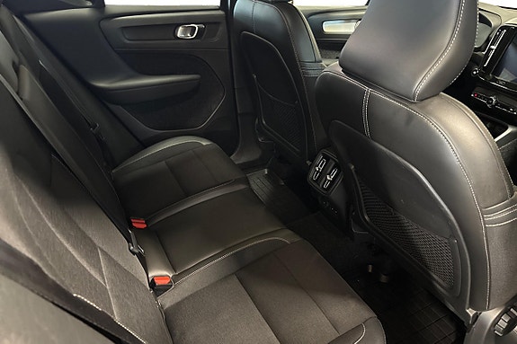 Volvo XC40 19 of 25