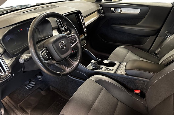 Volvo XC40 12 of 25