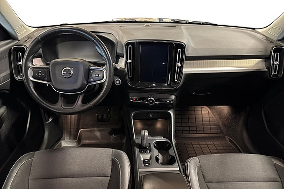 Volvo XC40 14 of 25