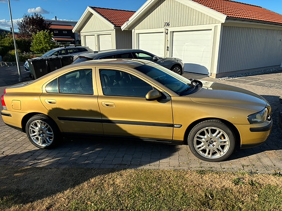 Volvo S60 4 of 6