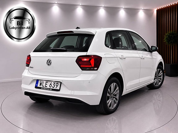 Volkswagen Polo 2 of 6