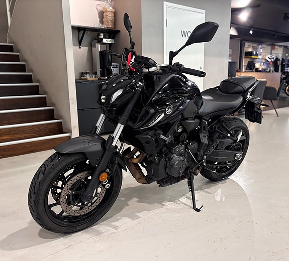 Yamaha MT-07 3 of 5