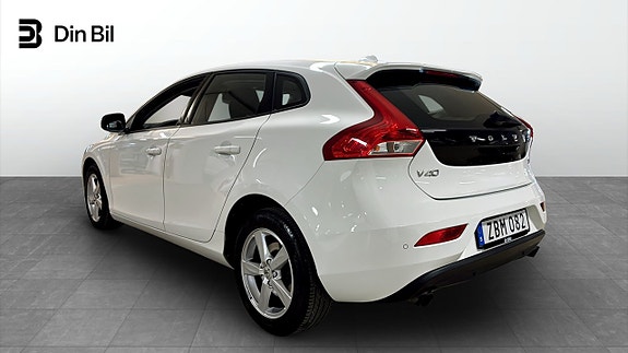 Volvo V40 3 of 12