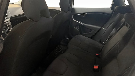 Volvo V40 11 of 12