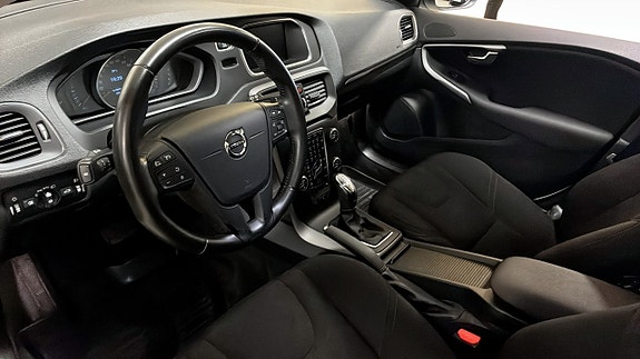Volvo V40 7 of 12