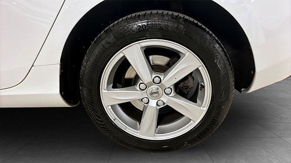 Volvo V40 6 of 12