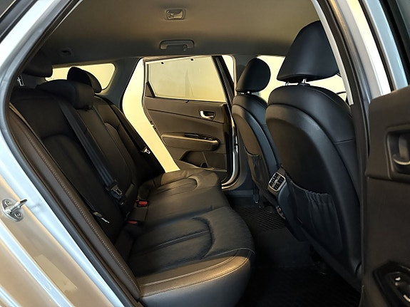 Kia Optima 9 of 23