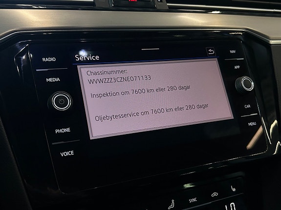 Volkswagen Passat 24 of 30