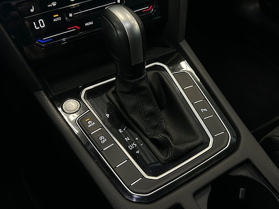 Volkswagen Passat 28 of 30