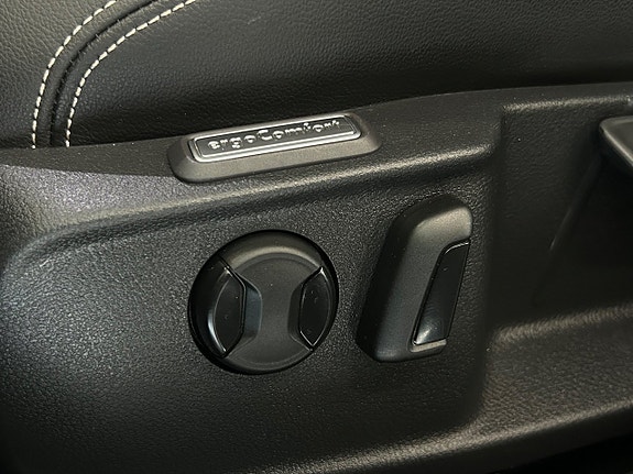 Volkswagen Passat 26 of 30