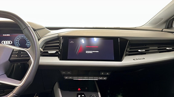 Audi Q4 e-tron 9 of 12