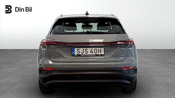 Audi Q4 e-tron 5 of 12
