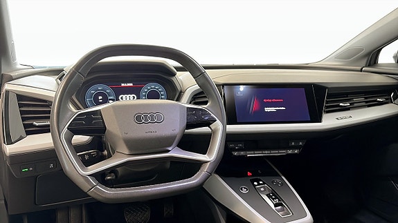 Audi Q4 e-tron 10 of 12