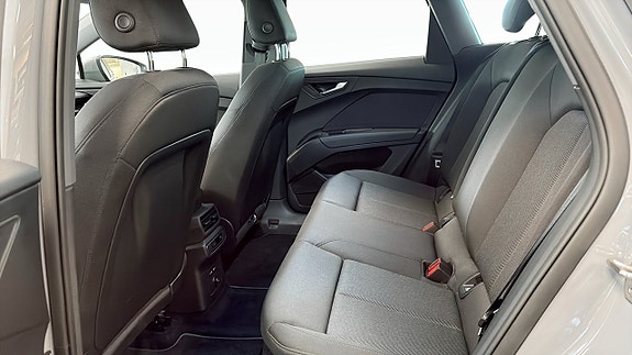 Audi Q4 e-tron 11 of 12