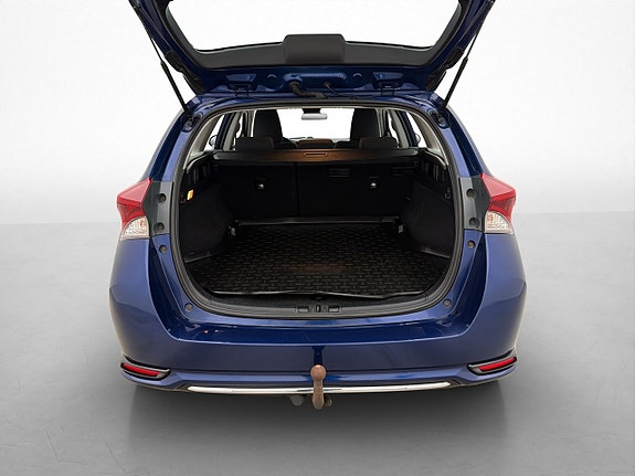 Toyota Auris 10 of 27