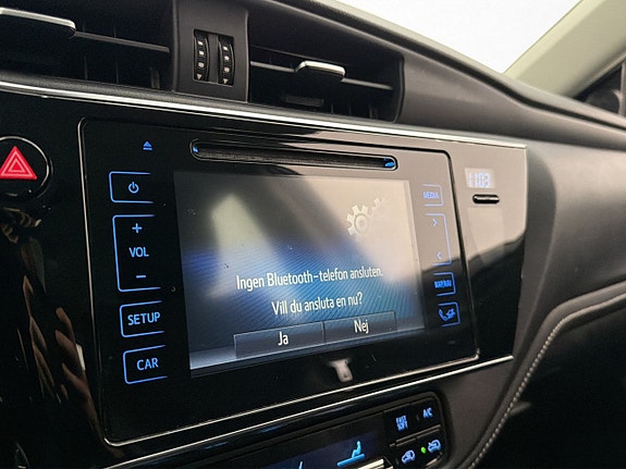 Toyota Auris 18 of 27