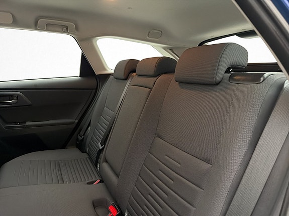 Toyota Auris 23 of 27